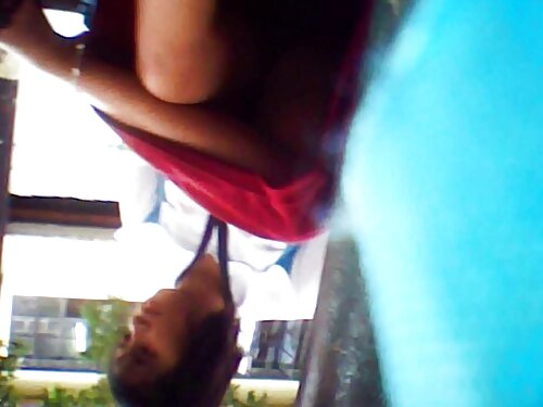 Breithüftige Frau fi ...