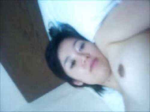 Teen zieht ihr Hösch ...