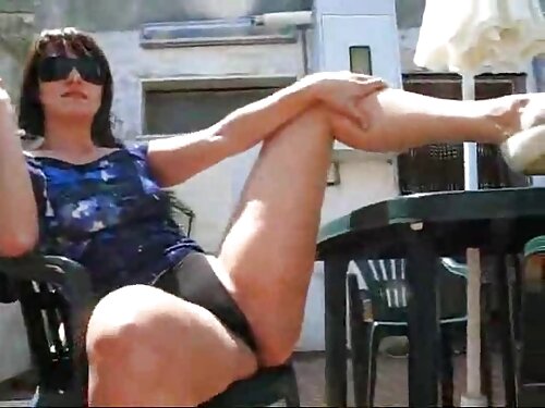 Asiatische Dame läss ...