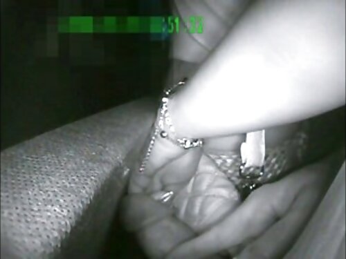 Nackte Brustwarze ma ...