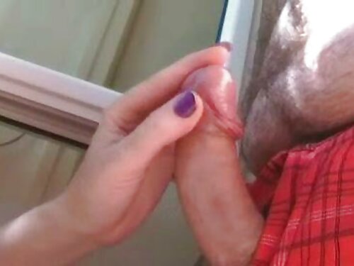 Blondine trifft eine ...