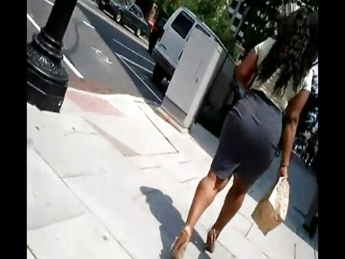 Frau mit großen Titt ...