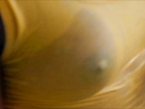 Blondine mit strapon ...