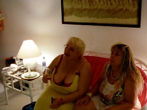 Langhaarige Brünette ...