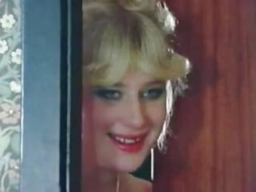 Schwarzhaariges Mädc ...