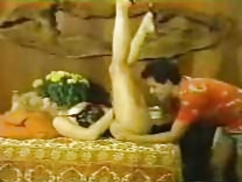 schöne Brünette auf  ...